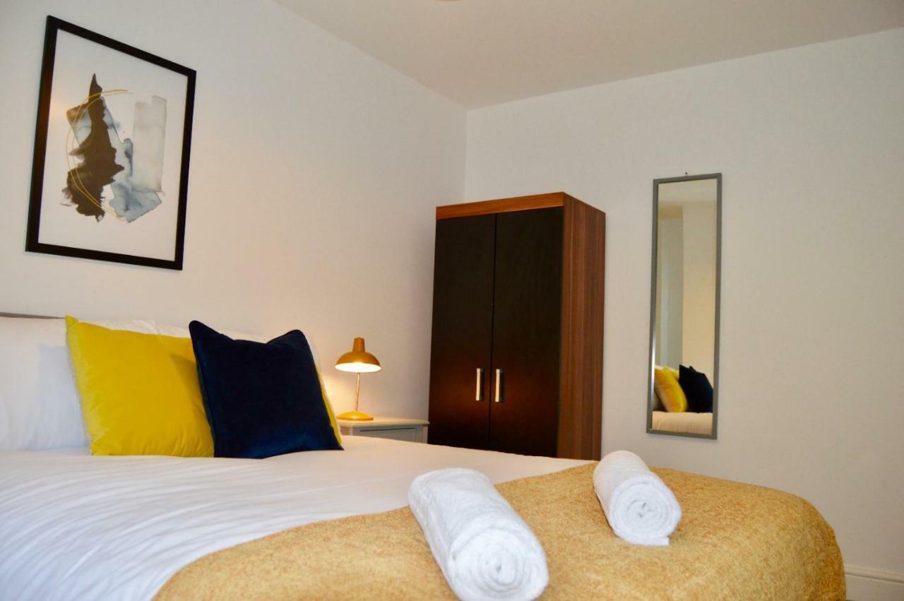 Qh31 - City Centre Location With 2 Double Bedrooms Sleeping Up To 4 People - Spacious Work Or Leisure Apartment Sheffield Eksteriør billede