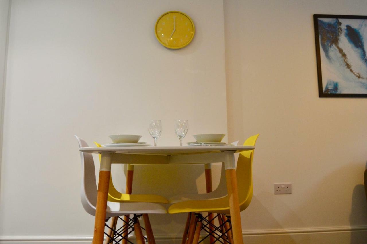 Qh31 - City Centre Location With 2 Double Bedrooms Sleeping Up To 4 People - Spacious Work Or Leisure Apartment Sheffield Eksteriør billede