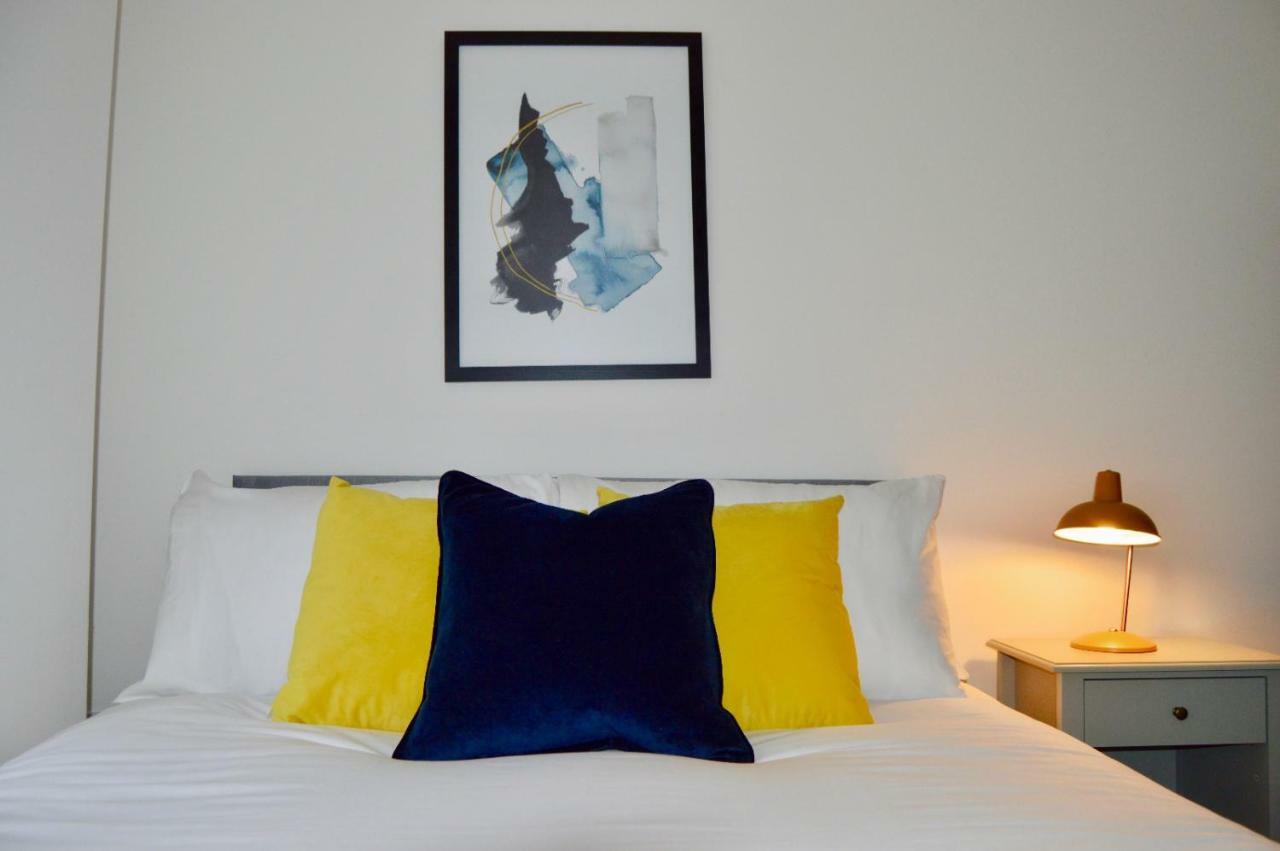 Qh31 - City Centre Location With 2 Double Bedrooms Sleeping Up To 4 People - Spacious Work Or Leisure Apartment Sheffield Eksteriør billede