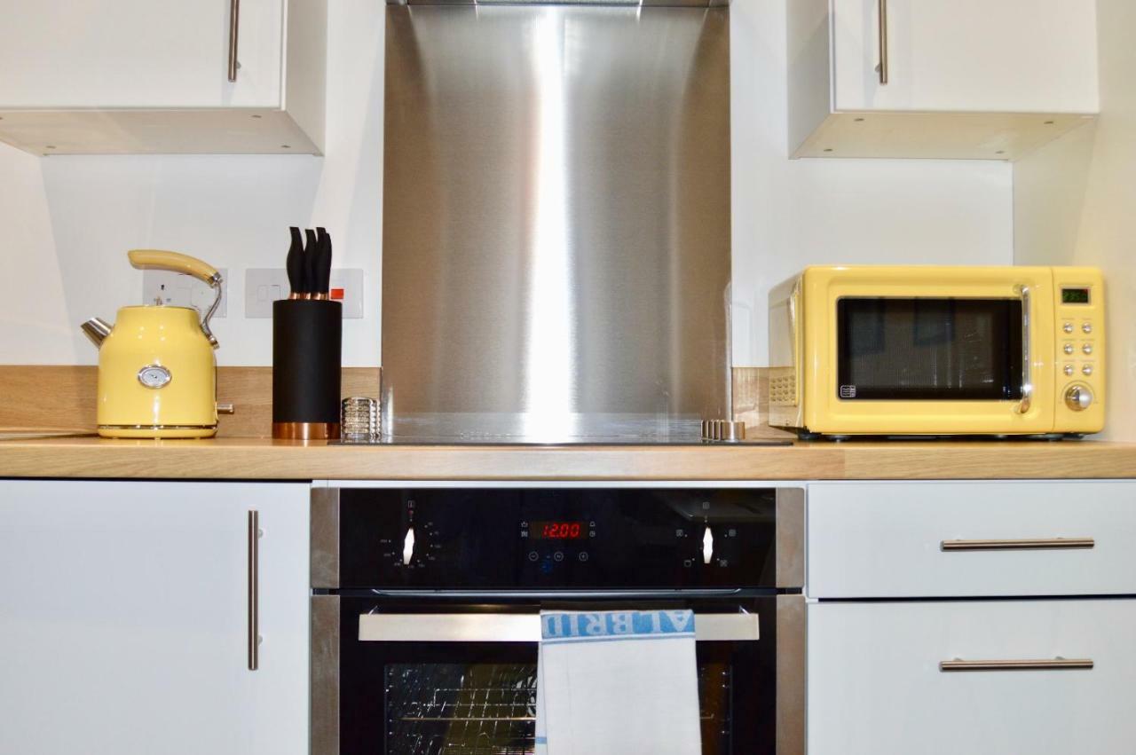 Qh31 - City Centre Location With 2 Double Bedrooms Sleeping Up To 4 People - Spacious Work Or Leisure Apartment Sheffield Eksteriør billede
