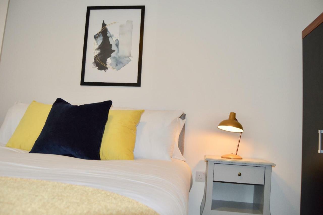 Qh31 - City Centre Location With 2 Double Bedrooms Sleeping Up To 4 People - Spacious Work Or Leisure Apartment Sheffield Eksteriør billede