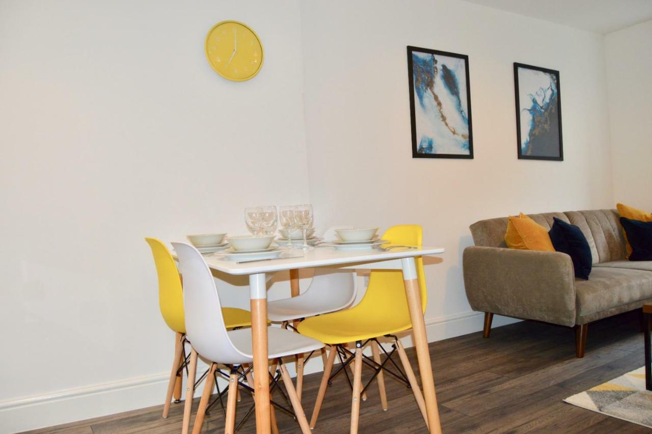 Qh31 - City Centre Location With 2 Double Bedrooms Sleeping Up To 4 People - Spacious Work Or Leisure Apartment Sheffield Eksteriør billede
