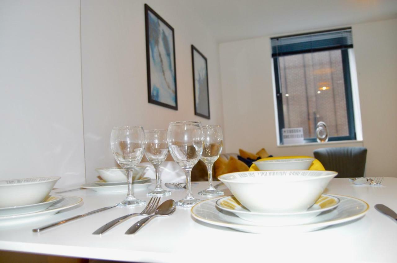 Qh31 - City Centre Location With 2 Double Bedrooms Sleeping Up To 4 People - Spacious Work Or Leisure Apartment Sheffield Eksteriør billede